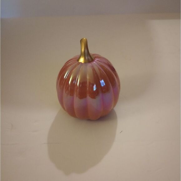 🆕🎃Bullseye Playground Pink Irridescent Ceramic Pumpkin Decor - Picture 3 of 8